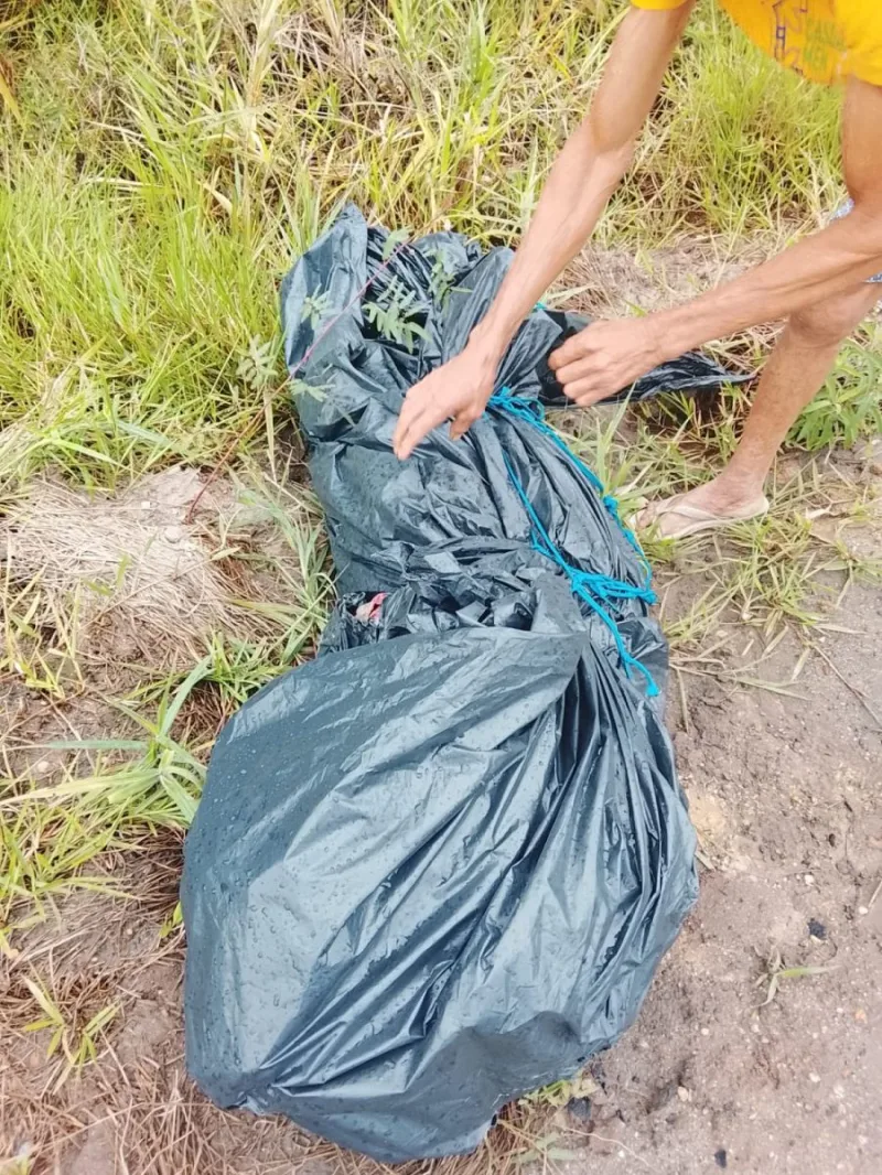 Jovem é encontrado morto e enrolado em sacos plásticos às margens da BA-001 em Belmonte