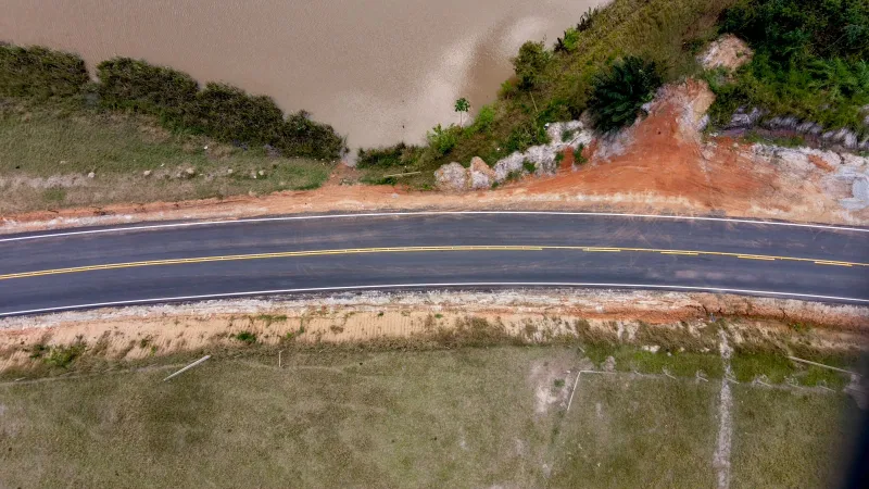 BA-693 recebe pavimentação do Governo da Bahia e fortalece ligação de Ibirapuã com Minas Gerais