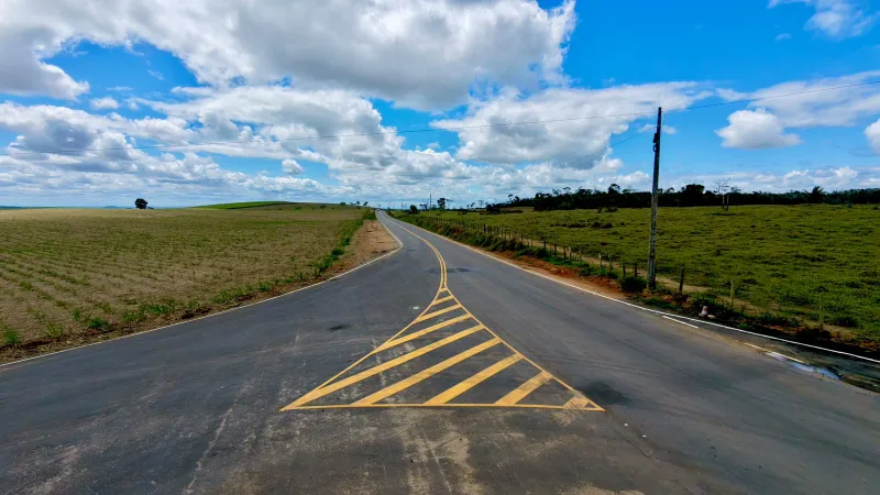 BA-693 recebe pavimentação do Governo da Bahia e fortalece ligação de Ibirapuã com Minas Gerais