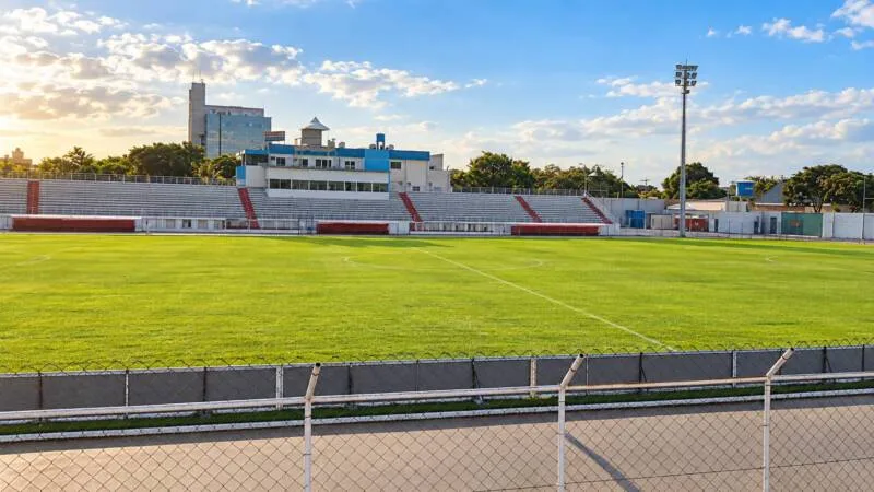 Estádio Tomatão de Teixeira de Freitas será modernizado com investimento de R$ 6 milhões do Governo da Bahia Estádio Tomatão de Teixeira de Freitas será modernizado com investimento de R$ 6 milhões do Governo da Bahia