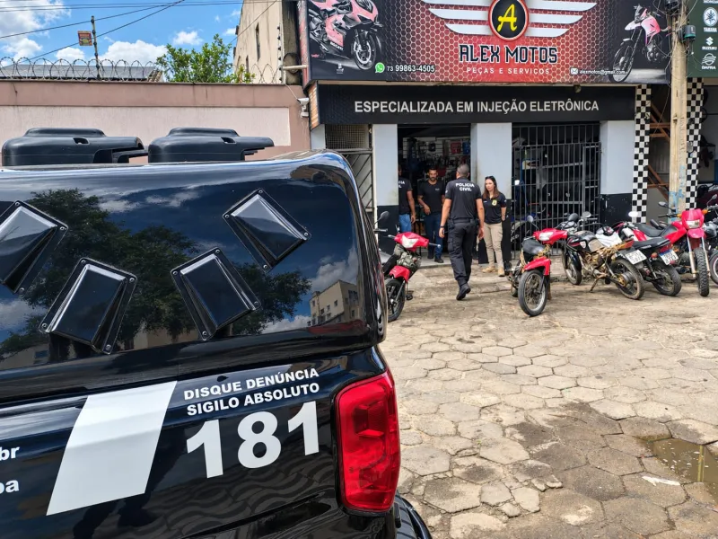Batida da Polícia Civil em lojas de motos termina com seis veículos apreendidos em Teixeira