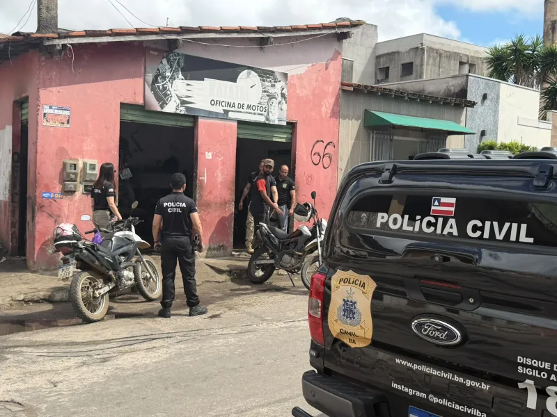 Batida da Polícia Civil em lojas de motos termina com seis veículos apreendidos em Teixeira