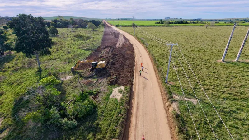 Governo da Bahia inicia pavimentação de estrada que liga Ibirapuã a Vila Portela e Vila Juazeiro Governo da Bahia inicia pavimentação de estrada que liga Ibirapuã a Vila Portela e Vila Juazeiro