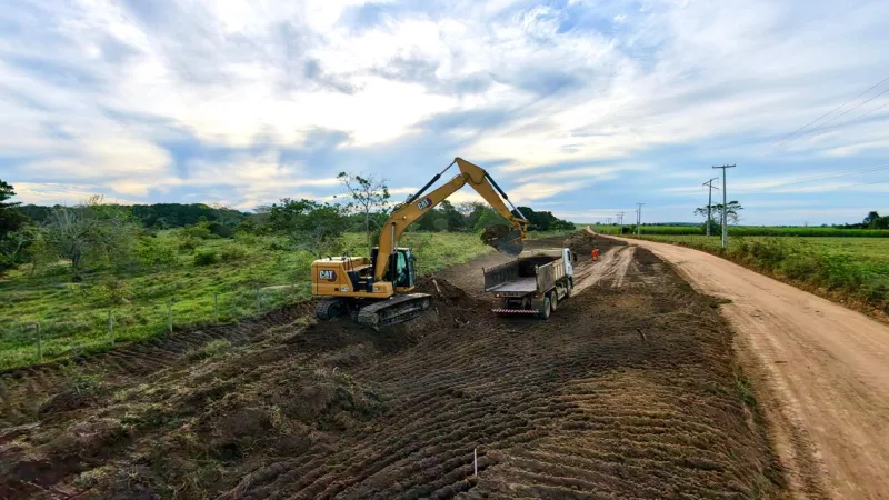 Governo da Bahia inicia pavimentação de estrada que liga Ibirapuã a Vila Portela e Vila Juazeiro Governo da Bahia inicia pavimentação de estrada que liga Ibirapuã a Vila Portela e Vila Juazeiro