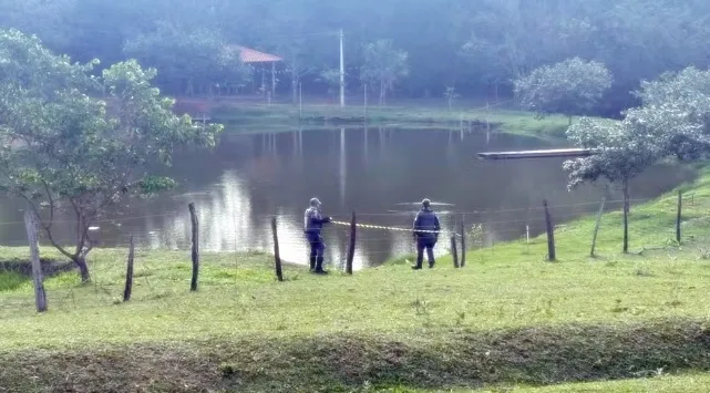 Bebê de 10 meses morre afogada após mãe ser suspeita de tentar afogar três filhos em rio Bebê de 10 meses morre afogada após mãe ser suspeita de tentar afogar três filhos em rio