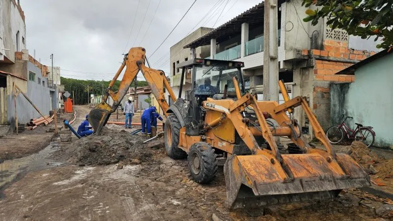 Obras de esgotamento sanitário avançam e ultrapassam 50% de execução em Mucuri Obras de esgotamento sanitário avançam e ultrapassam 50% de execução em Mucuri
