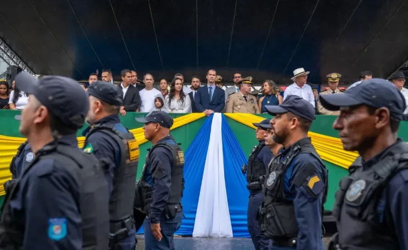 Sob chuva e emoção, Teixeira de Freitas celebra a Independência do Brasil com grande desfile cívico