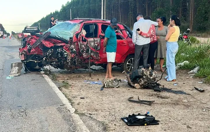 Três pessoas morrem em acidente na BA-698 em Mucuri, ex-vereador está entre as vítimas Três pessoas morrem em acidente na BA-698 em Mucuri, ex-vereador está entre as vítimas