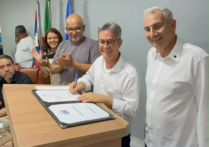 Asfalto que transforma: União de forças entre Beto Pinto e Governo da Bahia viabiliza 18km de estrada de Medeiros para Itupeva