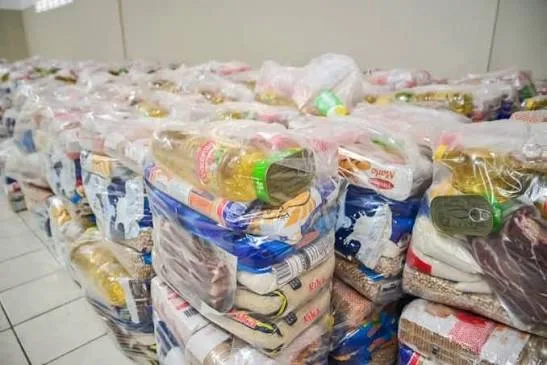 Homem é preso e 22 cestas básicas são apreendidas em ação com suspeita de crime eleitoral na Bahia