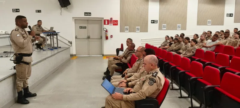 Polícia Militar realiza parada para alinhar segurança das eleições em Teixeira de Freitas