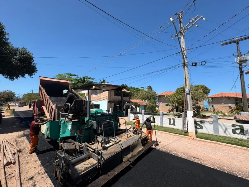 Cumuruxatiba começa a receber asfaltamento em obra que promete transformar a mobilidade Cumuruxatiba começa a receber asfaltamento em obra que promete transformar a mobilidade