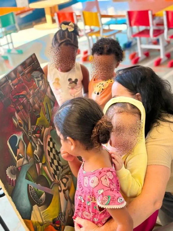 CMEI Isael de Freitas Correia promove encontro entre crianças e a arte de Wesley Brizon CMEI Isael de Freitas Correia promove encontro entre crianças e a arte de Wesley Brizon