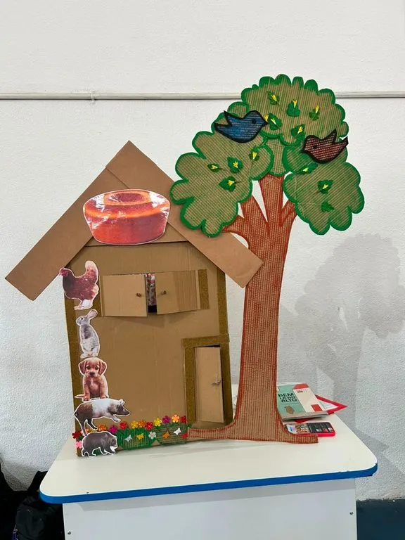 Projeto leva literatura e imaginação para dentro das escolas municipais de Teixeira de Freitas Projeto leva literatura e imaginação para dentro das escolas municipais de Teixeira de Freitas