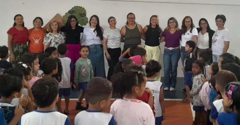 Projeto leva literatura e imaginação para dentro das escolas municipais de Teixeira de Freitas Projeto leva literatura e imaginação para dentro das escolas municipais de Teixeira de Freitas
