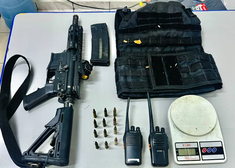 Fuzil calibre 5,56 e munições são apreendidos após troca de tiros em Montinho, distrito de Itabela
