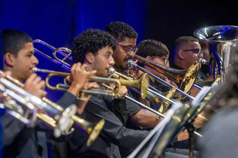 NEOJIBA comemora sete anos de atuação em Teixeira de Freitas com concertos no Teatro Escola