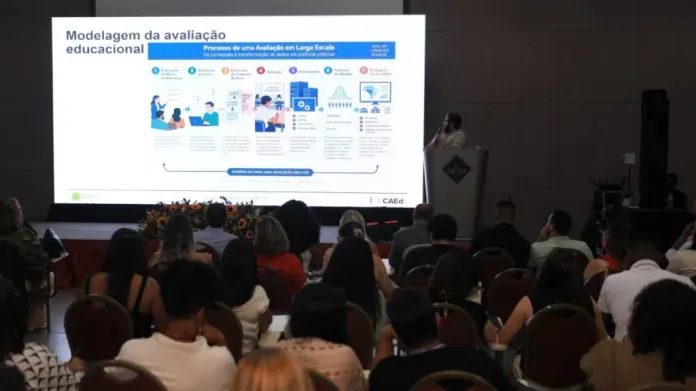 EJA: Bahia avalia aprendizagem de mais de 120 mil estudantes e busca fortalecer a Educação de Jovens e Adultos