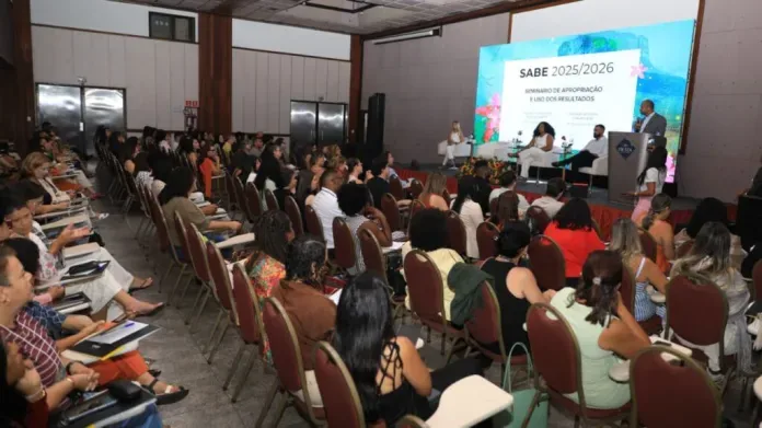 EJA: Bahia avalia aprendizagem de mais de 120 mil estudantes e busca fortalecer a Educação de Jovens e Adultos
