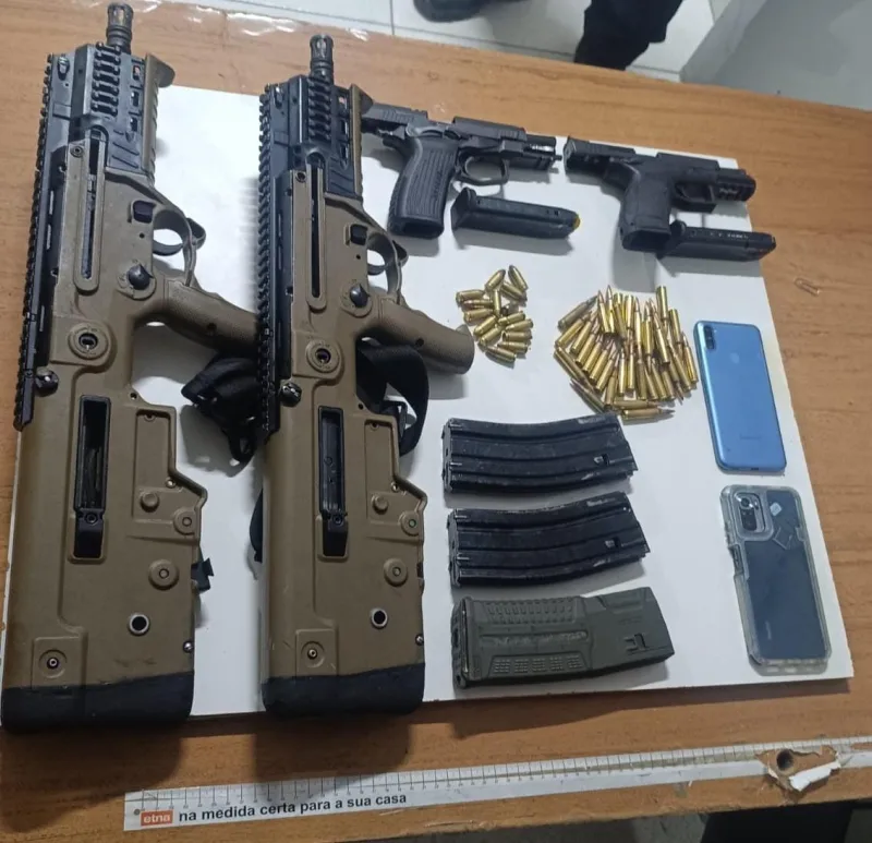 Confronto com policiais termina com três suspeitos mortos e apreensão de fuzis em Porto Seguro Confronto com policiais termina com três suspeitos mortos e apreensão de fuzis em Porto Seguro