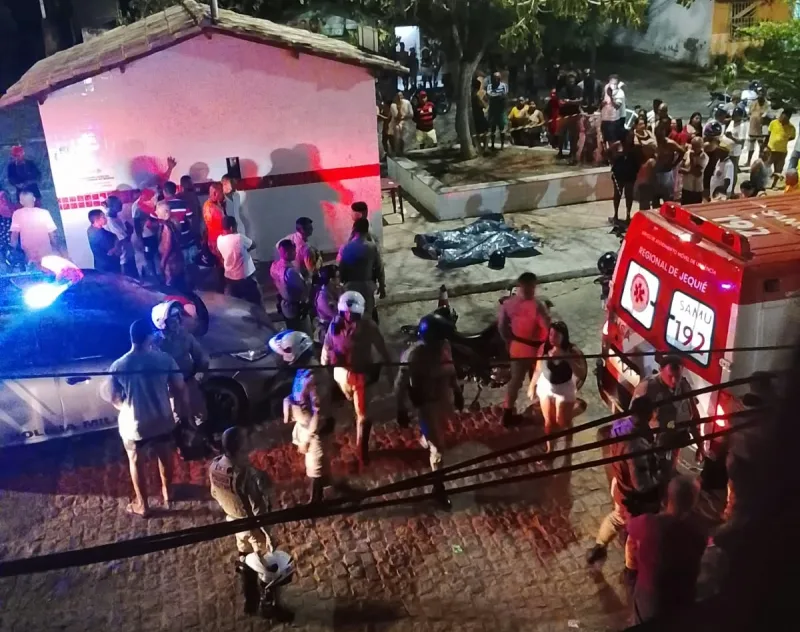 Dois jovens são mortos a tiros em via pública no bairro Joaquim Romão, em Jequié