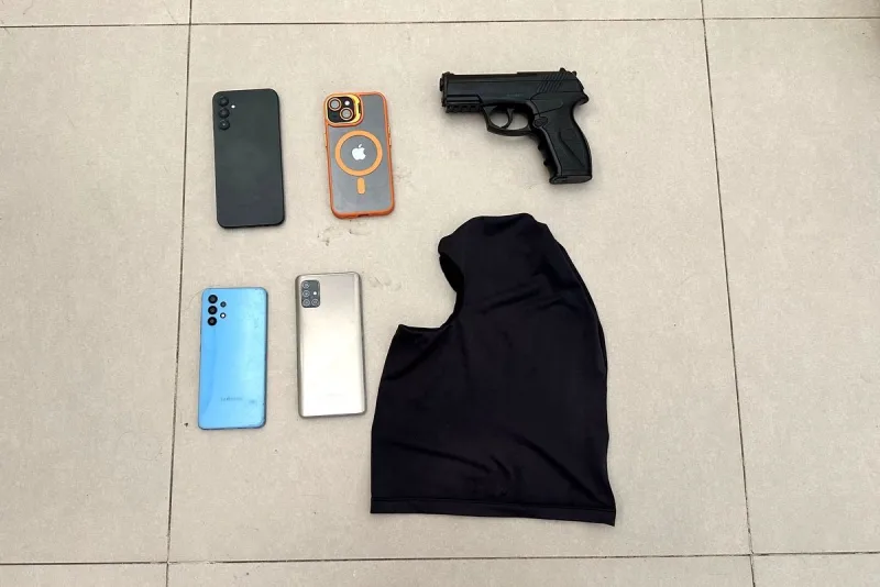 Quatro homens são presos e adolescente apreendido após assalto violento contra família em Itagimirim