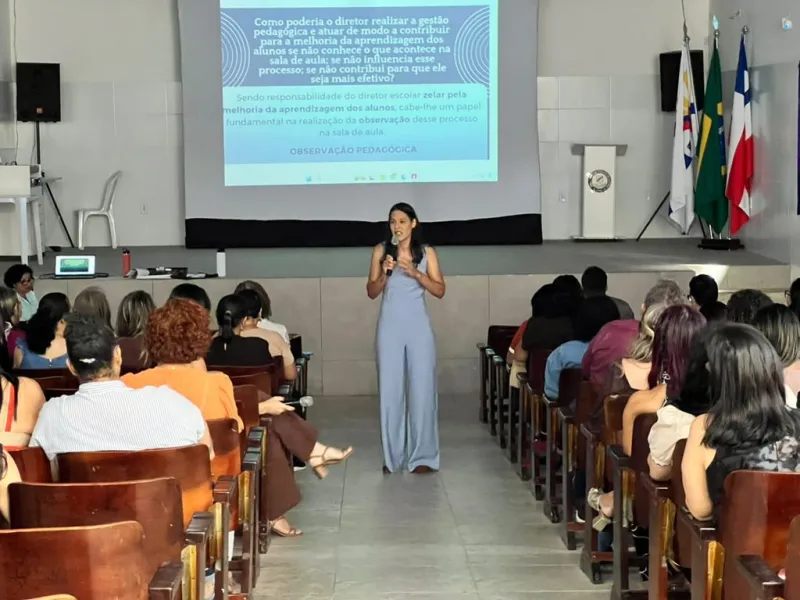 Secretaria de Educação realiza formação para gestores escolares em Teixeira de Freitas Secretaria de Educação realiza formação para gestores escolares em Teixeira de Freitas