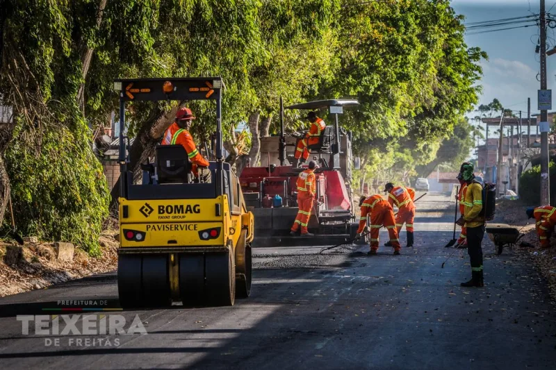 Teixeira de Freitas avança com obras de drenagem no bairro Luiz Eduardo e pavimentação no Jardim Liberdade