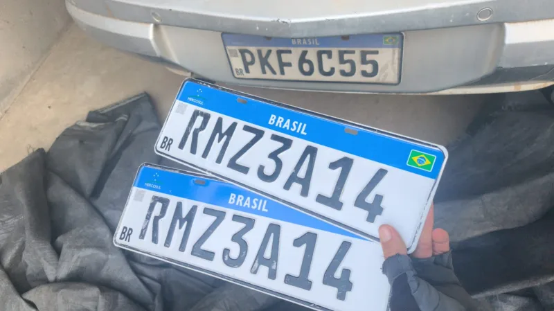 Três suspeitos de homicídios morrem após confronto com policiais em Itabela; armas, drogas e carro roubado são apreendidos