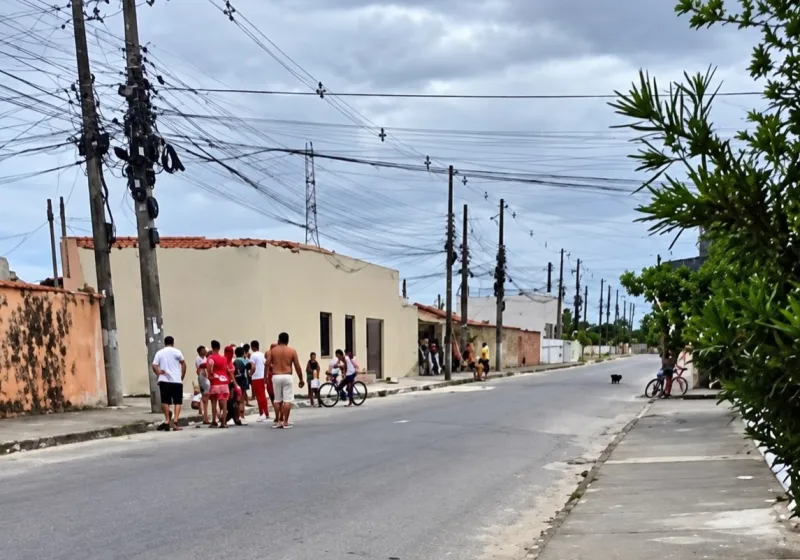 Menina de 6 anos morre e irmã de 5 fica ferida durante troca de tiros em Eunápolis