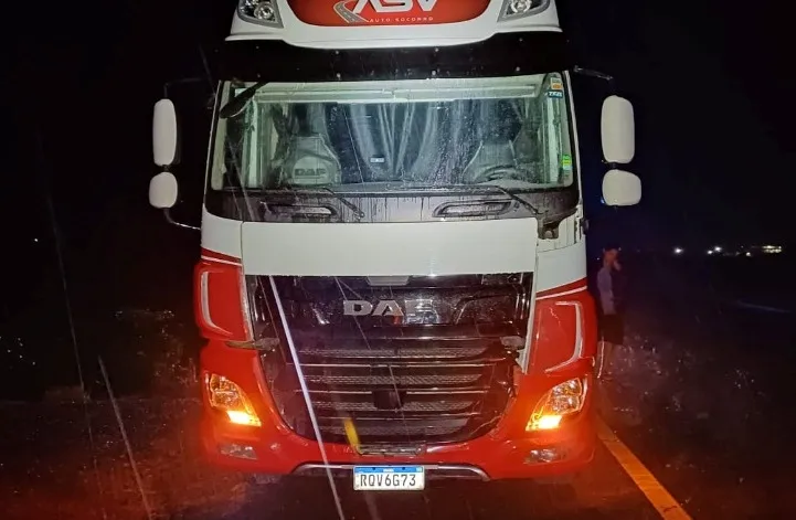 Homem morre atropelado por caminhão na BR-101, próximo a assentamento em Itamaraju