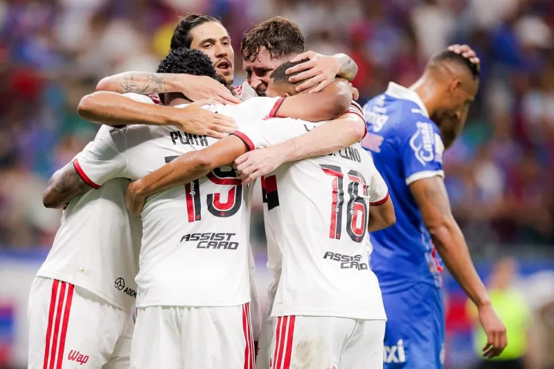 Flamengo vence o Bahia por 3 a 0 e segue na liderança do Brasileirão