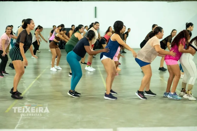 Dança na Praça reúne mais de 65 pessoas na primeira edição em Teixeira de Freitas