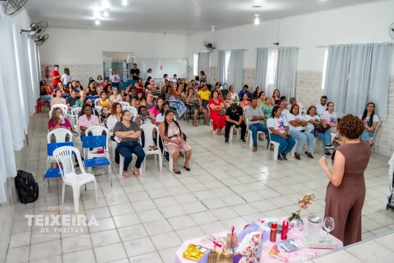 UBS Monte Castelo reúne cerca de 100 mulheres em ação do Outubro Rosa com palestra de mastologista