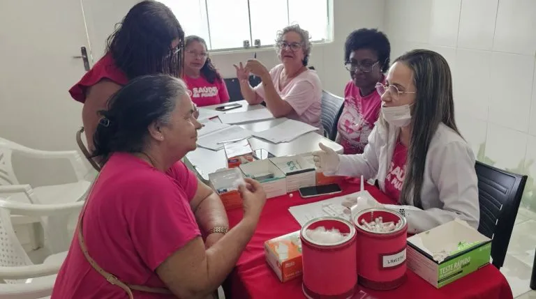 Mulheres de Itabatã protagonizam ação do “Outubro Rosa” em defesa da saúde, da prevenção e do autocuidado
