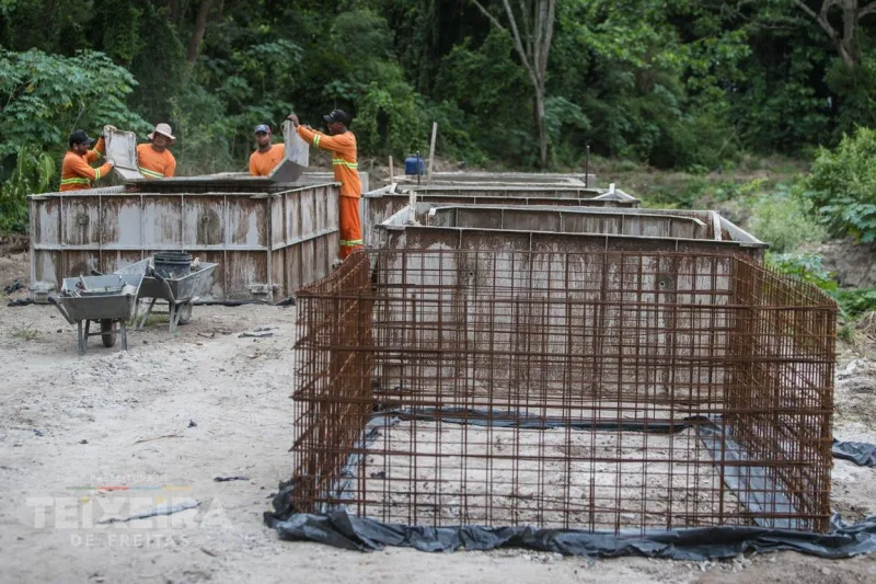 Obras de drenagem avançam na área do futuro Parque Ecológico de Teixeira de Freitas