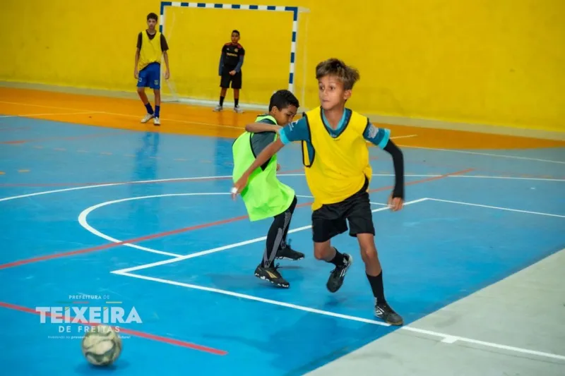 Futsal, vôlei e aprendizado: conheça as atividades do Estação Cidadania em Teixeira de Freitas