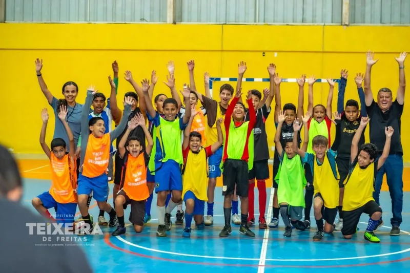 Futsal, vôlei e aprendizado: conheça as atividades do Estação Cidadania em Teixeira de Freitas