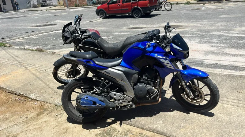 Duas motos roubadas em Eunápolis são encontradas escondidas dentro de casa em Porto Seguro Duas motos roubadas em Eunápolis são encontradas escondidas dentro de casa em Porto Seguro