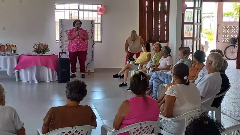 Outubro Rosa: ação em Lar dos Idosos de Mucuri reforça prevenção e cuidados com a saúde da mulher