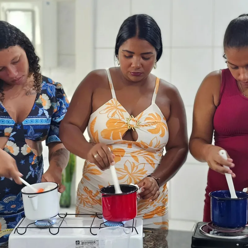 Itanhém promove oficina de sabonetes artesanais com grupo de gestantes e incentiva autonomia feminina