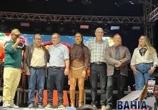 1º Arraiá Pé da Pedra tem abertura animada em Lajedão com presença de prefeitos e grandes atrações musicais