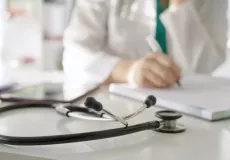 10 exames essenciais que todo homem precisa fazer após os 40 anos, segundo médico