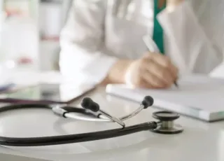 10 exames essenciais que todo homem precisa fazer após os 40 anos, segundo médico