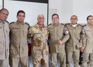 13º BEIC realiza cerimônia de Aposição de Luvas para os novos graduados  da PM
