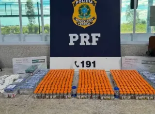 14 kg de drogas e 720 ampolas de medicamentos emagrecedores são apreendidos em ônibus na Bahia