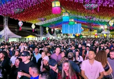 31º Arraiá da Curindiba: Segunda noite de shows aquece Vereda apesar do frio com grandes atrações