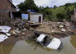 32.594 pessoas ainda estão  desabrigados pela chuva na Bahia conforme a Defesa Civil do Estado