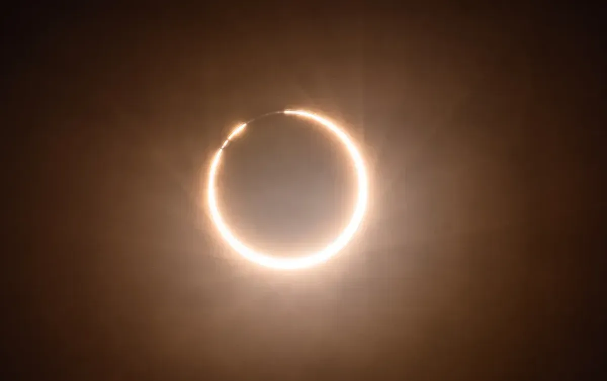 "Espetáculo Celestial Eclipse Solar promete encantar observadores