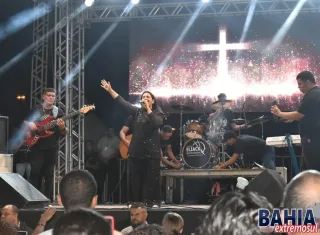 "Teixeira em Adoração" começa com grande público e nomes do cenário gospel nacional